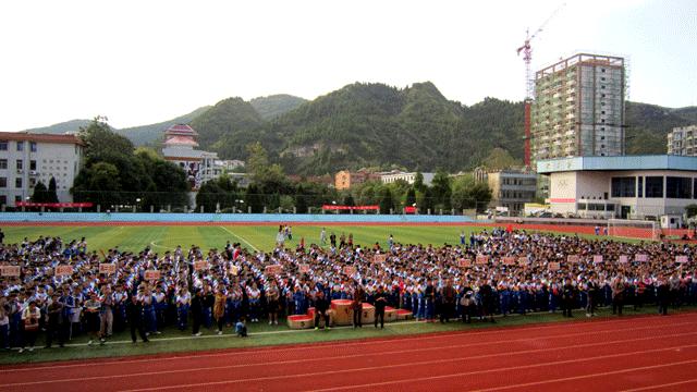 15.勇敢的是无所畏惧的仁慈无敌创造辉煌的梦想。