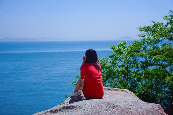 35，情绪，我无法帮助它，试着放手，走路，不要离开，留在你身边，我不想明白。