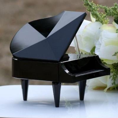 15,花的花恋爱了,有一个梦想莉莉。金房子只是由Yuxi拍摄的。刺绣仍然是针头,而联盟咒骂,以换取春季风格。我想念你,我希望春天是腐烂的,这是我无法帮助的担忧。