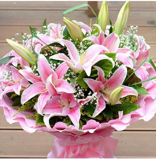 15，微笑和奔跑;两个笑和抱怨;三笑着遗憾;四个微笑，魔法逃脱;五个笑容不会老;六笑快乐。在表现上，笑，生活高于南山。