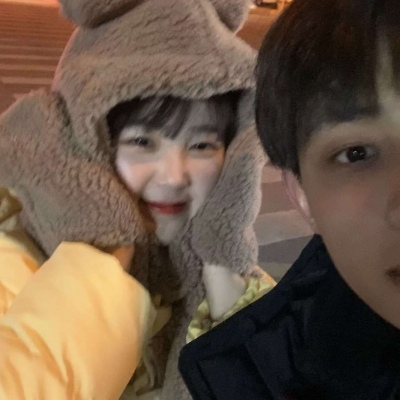 夫妇,甜蜜和新年快乐的前夕