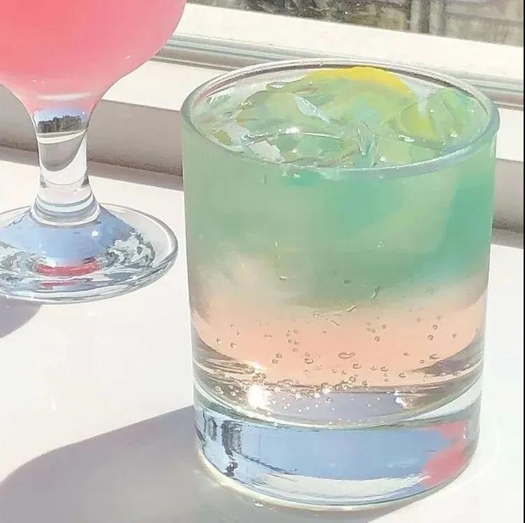 31，脸部被传闻，女孩浸没。