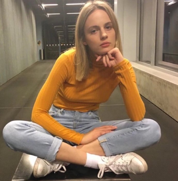 15，手机响了，这是非常兴奋的，你是否预计我会这么早就与你联系，你要送你一件好事，你准备好了，我可以说哈！早上好！完成的！