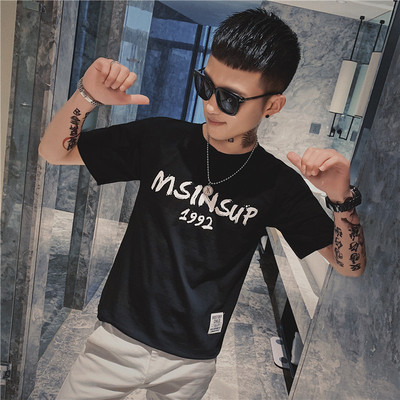 15.当你走在平台上时，你会走路，你知道我很担心，我心中有千言万语，但我只能凝聚你;我很困难，但我不会说出口。