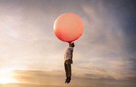 15.你的爱情,阳光一般温暖,春风一般隐藏,清泉一般是甜蜜的。你的爱比你父亲更严厉,比母爱更细腻,比朋友的爱更纯洁。你 - 老师的爱,最伟大的世界。祝老师新年快乐!