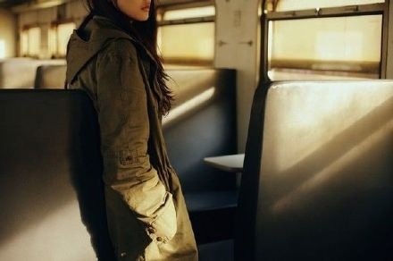 15.夏季高温并不令人沮丧,伴随着对你的微风,原来,你会凉爽的“夏天”,愿意轻松快乐地闲逛。