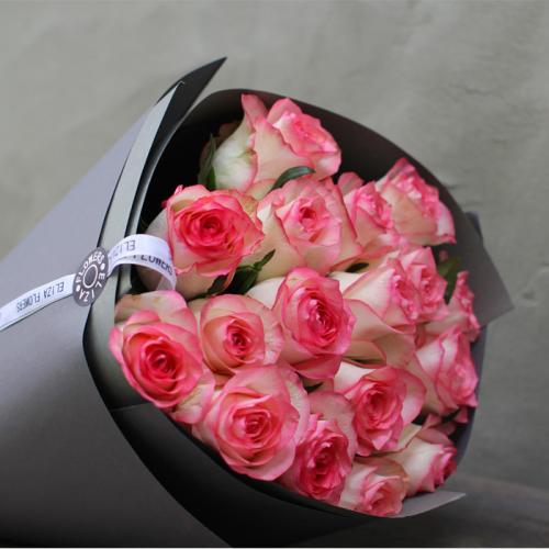 45，情人节，有一个爱情炸弹将被引爆，地点：未知;攻击对象：单身家庭;中症状：失去灵魂，日夜;治疗：1婚姻。 2把他出去：你是一个学士学位，你会想到它。情人节，祝你炸弹，在门上的爱人心。