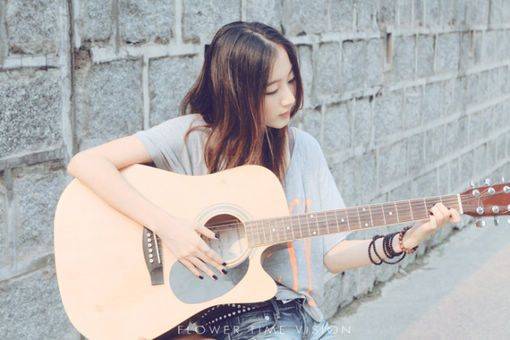 向她的丈夫发送尴尬