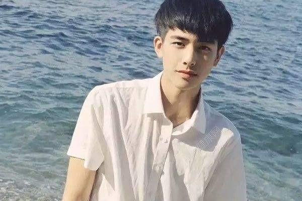 走路不入侵的爱情故事短暂的句子