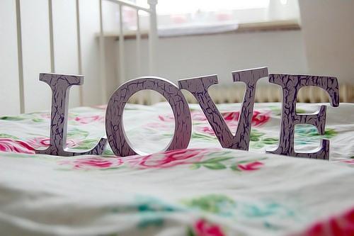 70，我把你的想法凝聚在秋天的露天，每一滴，我被最真诚的祝福浸透，永远祝福亲爱的。