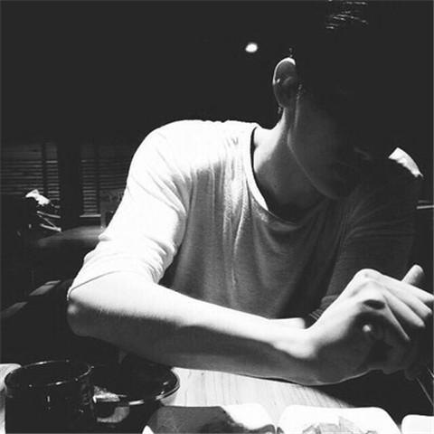 孤独的霸气签名男孩