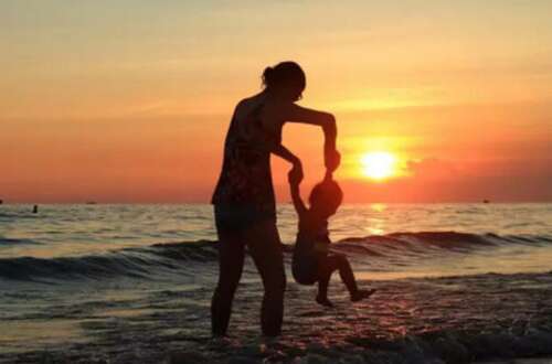 孩子们感谢我母亲的沉重句子