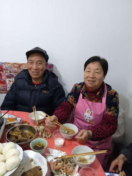 我祝我母亲新年快乐