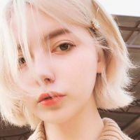 触摸女朋友的女朋友