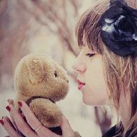 关于幸福的句子：不要要求熙熙攘攘，但寻求幸福的生活