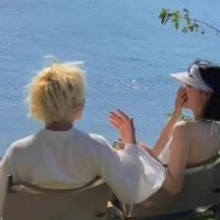 情侣短句一左一右文艺一对 简单又很好听的情侣签名