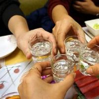 和朋友在一起喝酒发的文案(精选53句)