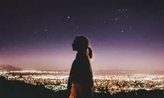 一个人的心碎一个人的流泪的句子