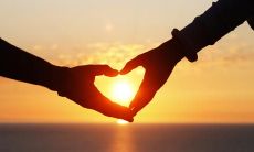 亲情舍不得分开的句子