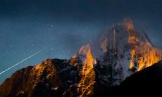 享受下雪时兴高采烈的语句：在雪地里尽情嬉闹感觉无比惬意的话语