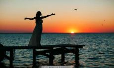 尽快回家享受开心时刻的女生在朋友圈写下了这句话