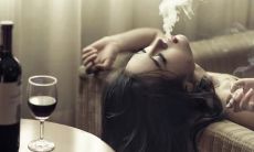 2022年最具情感共鸣的暗恋、失恋、悔恨、痴恋、爱恨交织的言语，掀起一波又一波思绪涟漪的恋爱伤感说说！