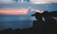 高尔基的感恩父母之言：回顾成长经历，深刻感悟亲情之重，懂得珍爱家庭，感恩父母的无私奉献与辛勤付出