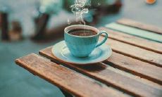 享受友谊的乐趣：欢笑不断的有关酒的幽默句子