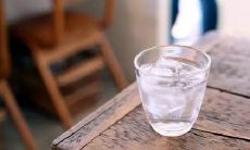 似有缺口的心：流淌着对家人的思念和疼痛