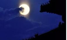 探讨乡愁与故乡情感之间的关系：一些关于乡村回忆的句子