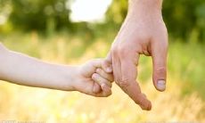 寻找表达对亲情赞美的精致句子：探索让你感受到深刻亲情之美的语言表达方式