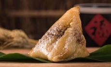 享受传统文化美食——在端午节品尝粽子并与好友分享你的感想和体验