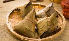 社交媒体上分享美食文化：探讨朋友圈中广为流传的晒粽子的心得体验和文化背景