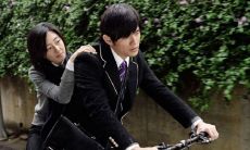 热烈祝贺新婚夫妇，迎来纯真幸福与美满爱情，让这段爱情故事充满灿烂光芒！