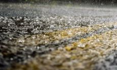 借雨倾情——一组优美的借雨抒情诗句