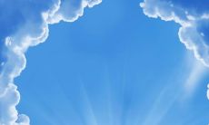 在寒冷的冬季，向亲朋好友表达问候的短信：大寒来临，祝福暖人心！