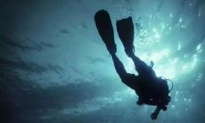 在寒冷的冬夜，发出关切问候的短信，表达对心爱女友的爱意和思念之情