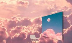 探索女性成长过程中表现出的成熟与优雅的独特个性特点