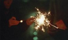 失眠，夜深人静时心碎成千上万的句子