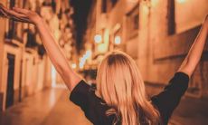 对武汉医护人员的心情表达感激之情，对一线抗疫情医护工作人员表达谢意