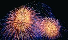 收集各种关于烟花的美丽、唯美、感人的句子，打造最全的烟花句子合集！