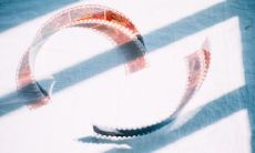 如何表达祝福让别人开心的句子？ 轻松句子祝福他人快乐