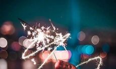 描述情绪烦躁而且头疼的长标题