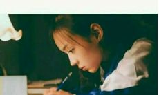 中考冲刺阶段的助力口号，8个字可能不够，让我们来尝试“中考冲刺，勇攀高峰，挥洒汗水，灵感飙升，掌握技巧，自信满满，迈向大学。”