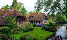 在周末快乐游玩，尽情感受生活的美妙乐趣！