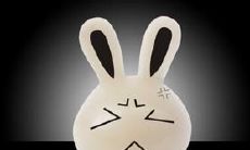 感伤萦绕的抒情言辞：含泪述说的言辞