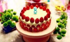 一些令人感动的、富有祝福的生日快乐句子，可以让人倍感温暖和被关爱的感觉！