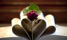 一份长长的令人感动的爱情文案，足够你发朋友圈成为引人注目的焦点！