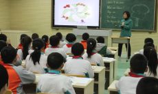 一些能够形容老师的句子，展现其渊博学识、丰富经验、热忱教学和深厚影响力的良好品质