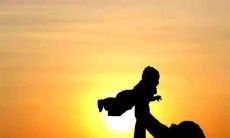 满怀爱意的亲情相伴，令人心醉的优美句子在驰骋，让我们在爱的温馨中感受温暖与安宁！